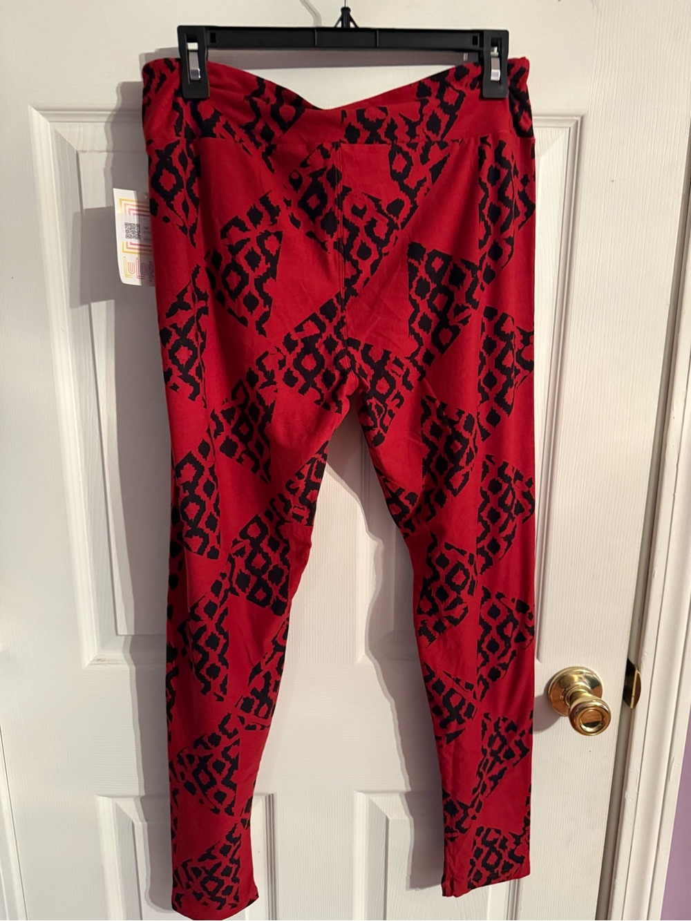 LuLaRoe Red and Black Geometric Print Leggings